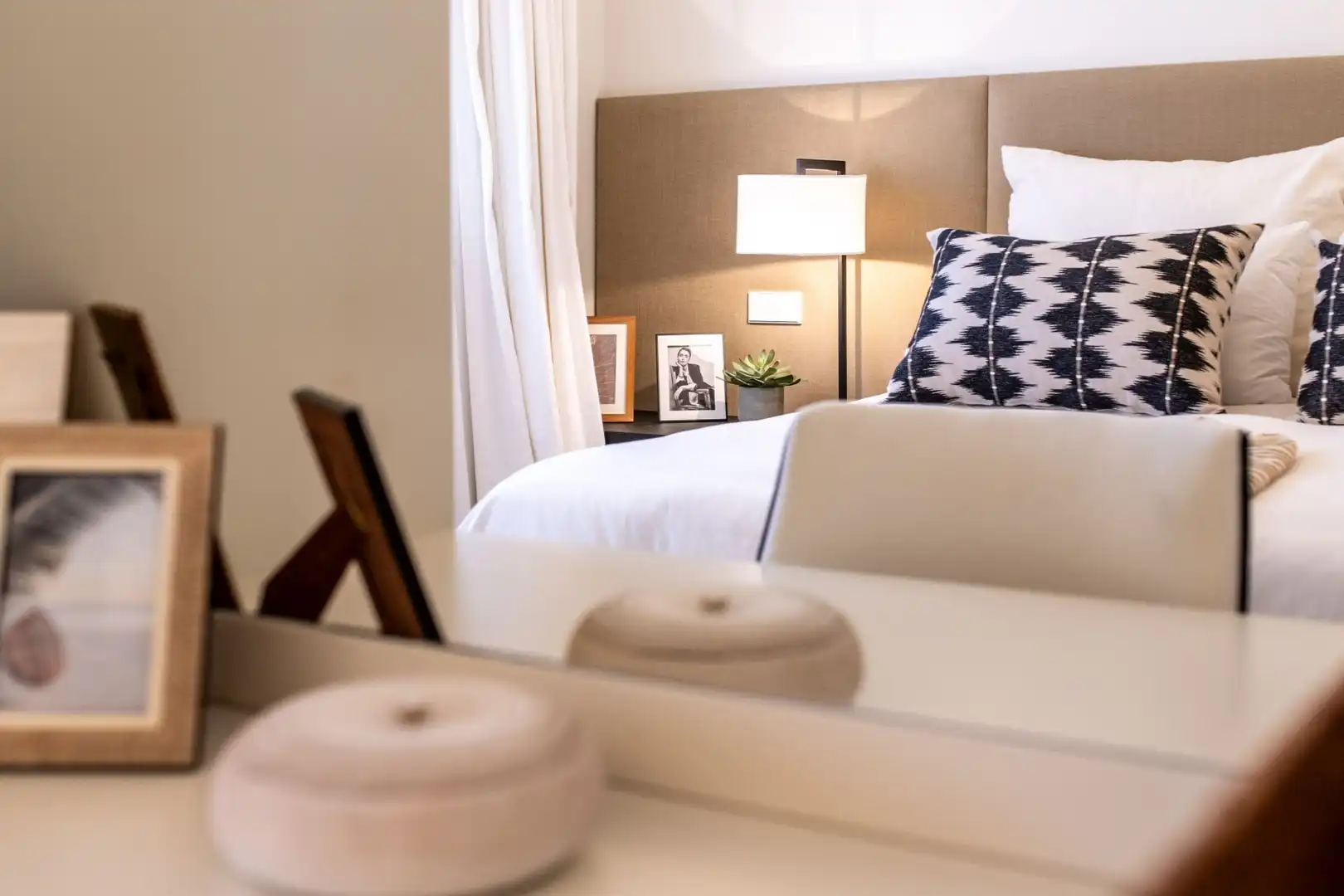 Schlafzimmer von Wohnung zum Verkauf in Marbella mit Klimaanlage, Privatgarten und Parkett