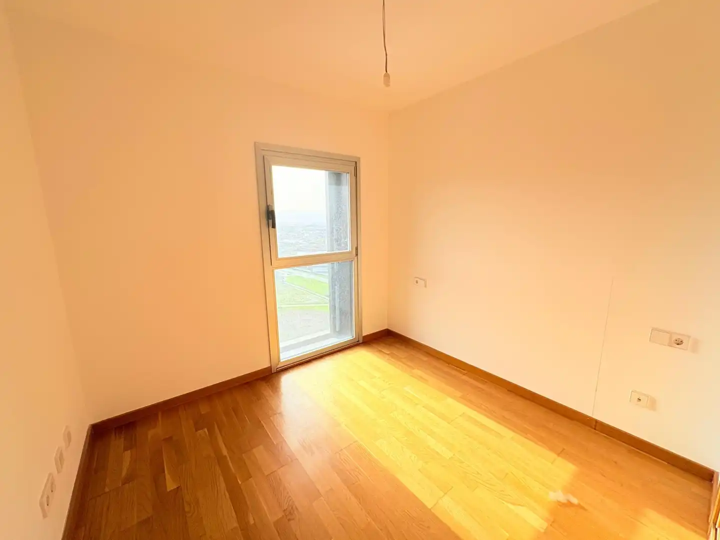 Habitación de Piso en venta en Ponferrada con Aire acondicionado, Trastero y Alarma