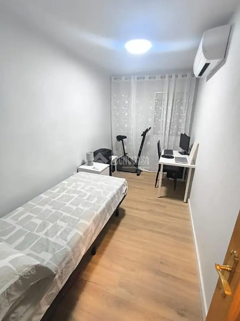 Habitación de Piso en venta en Madrid con Calefacción