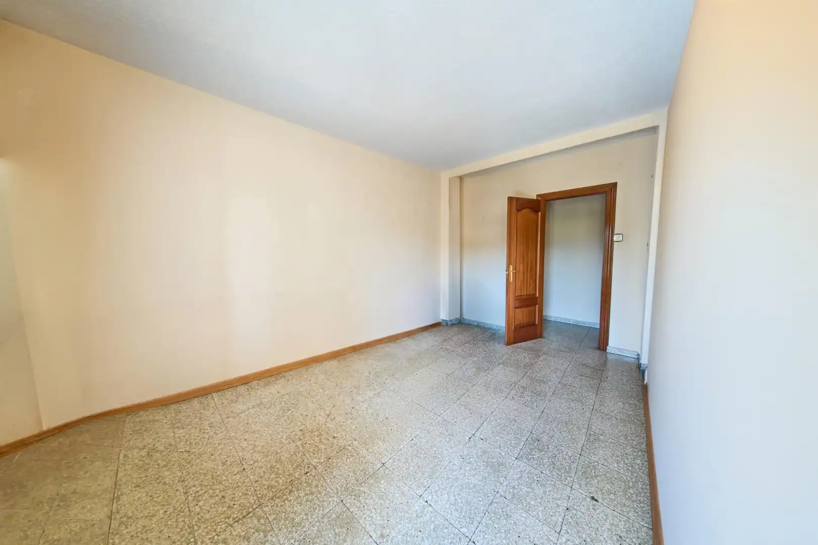 Habitación de Piso en venta en Granada con Calefacción