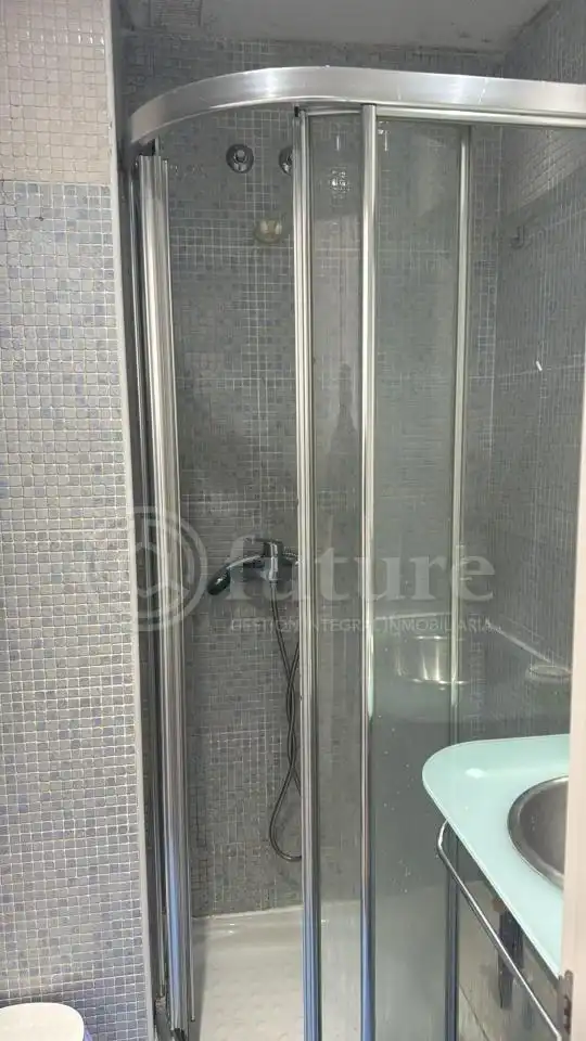 Baño de Apartamento en venta en Salamanca con Calefacción y Amueblado