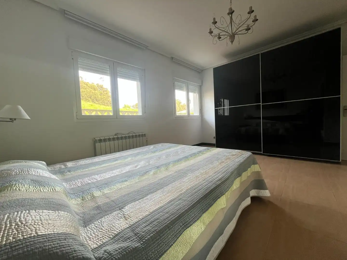 Habitación de Casa o chalet en venta en Castro-Urdiales con Calefacción, Terraza y Trastero