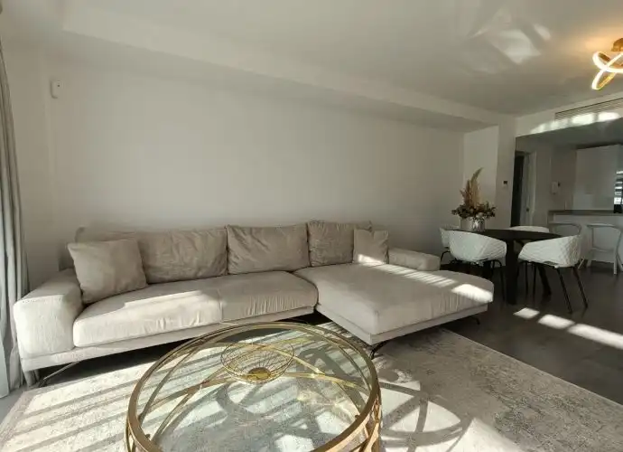 Living room of Flat for sale in Estepona  with Air Conditioner, Terrace and Storage room
