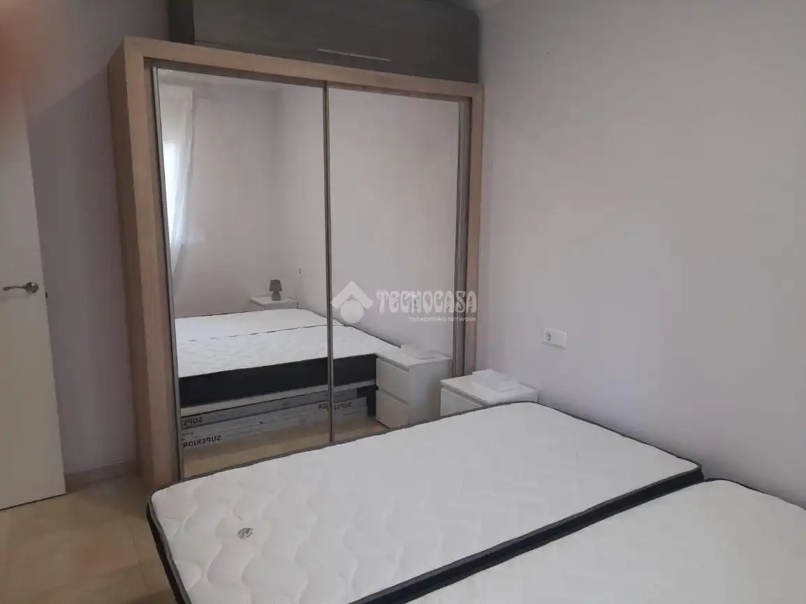 Bedroom of Flat for sale in Valencia
