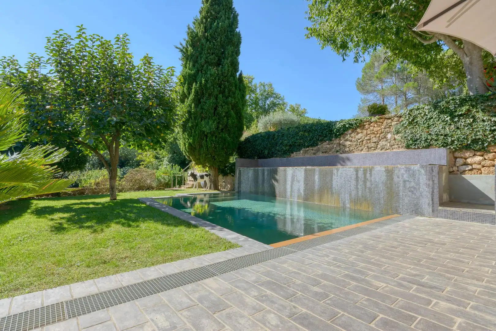 Piscina de Finca rústica en venta en Boadella i les Escaules con Calefacción, Jardín privado y Terraza