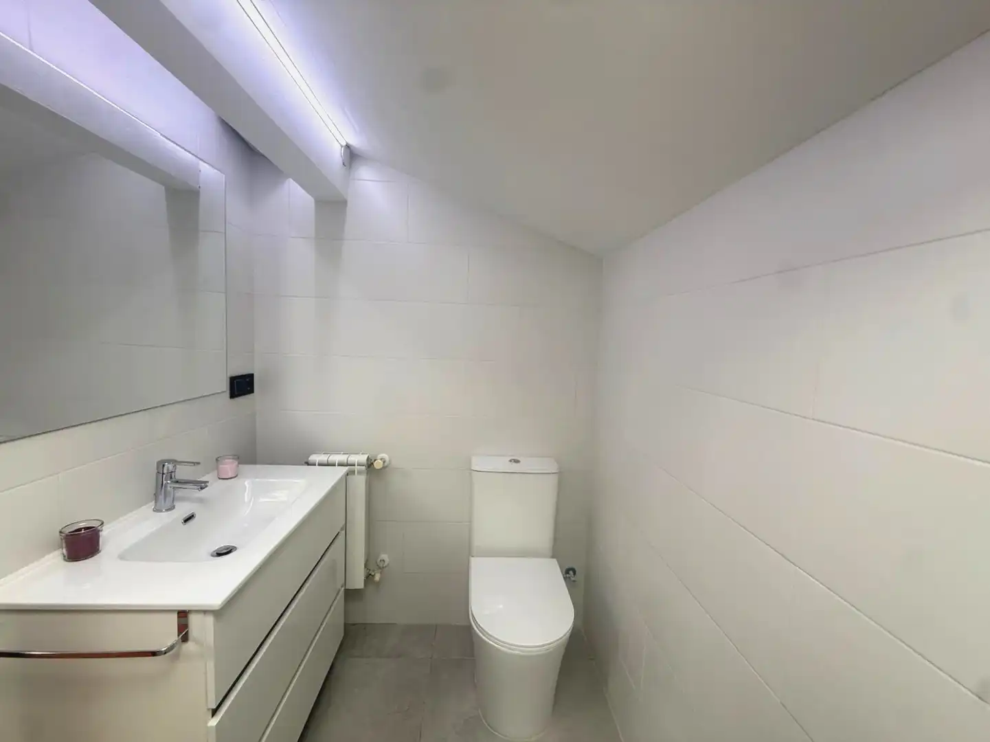 Baño de Casa adosada en venta en Avilés con Calefacción, Jardín privado y Terraza