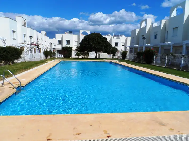Piscina de Casa adosada en venda en Vera amb Aire condicionat, Calefacció i Jardí privat