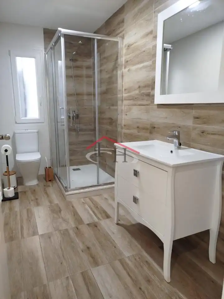 Baño de Piso en venta en León Capital  con Calefacción, Parquet y Terraza