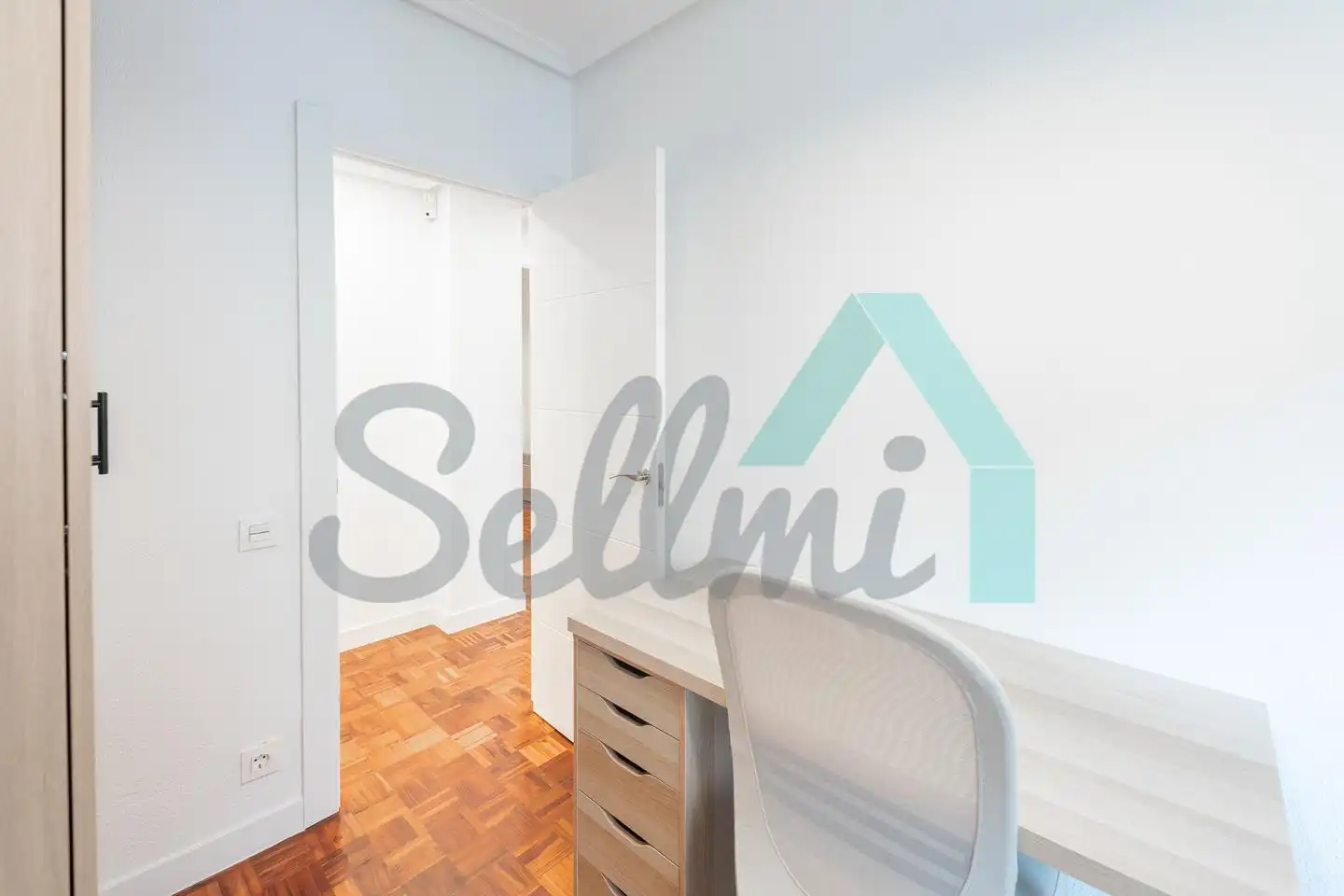 Habitación de Piso para compartir en Oviedo  con Calefacción, Parquet y Amueblado