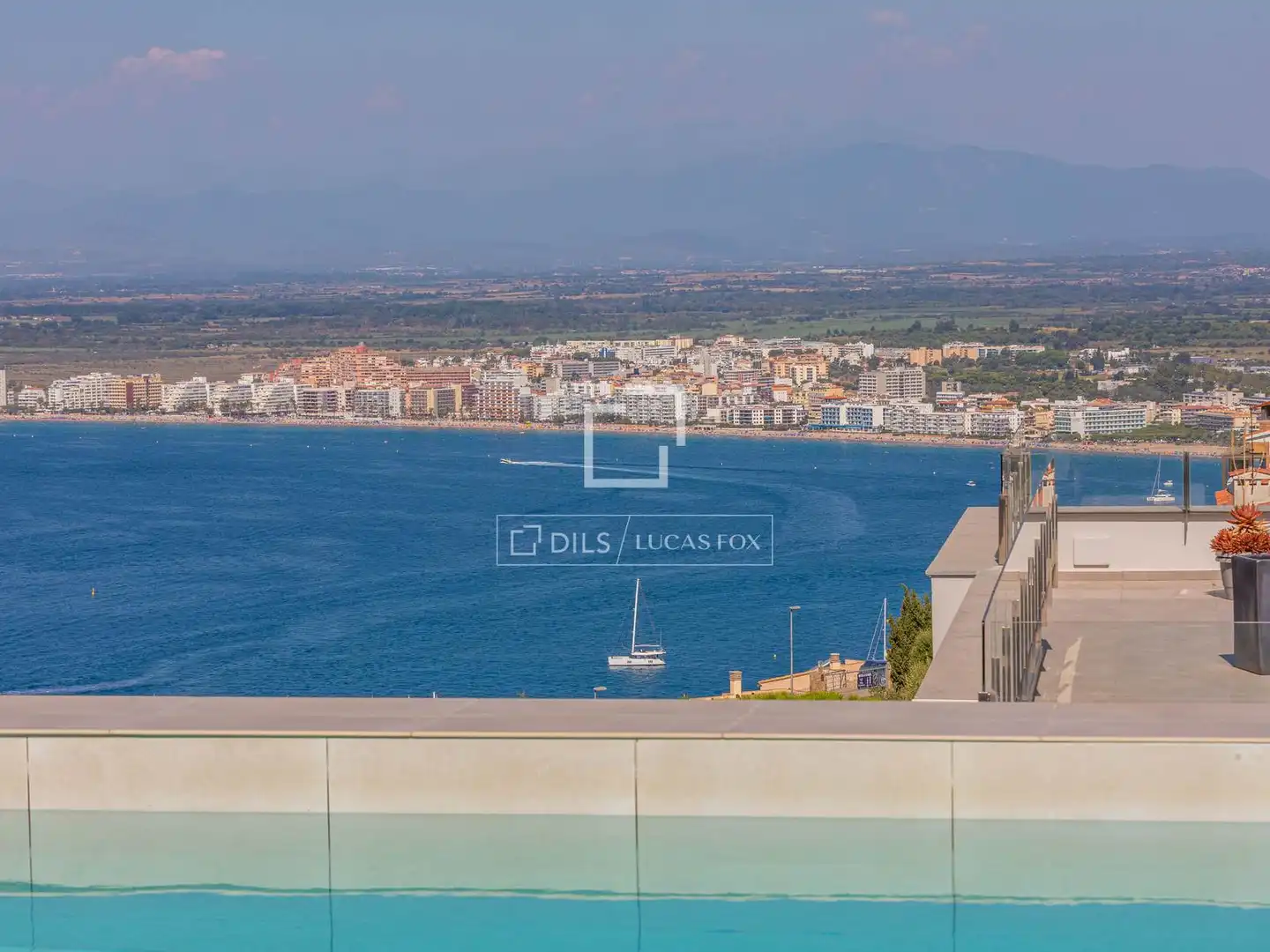 Detached house with pool for sale in Almadrava - Canyelles - Puig-Rom, imagen 2