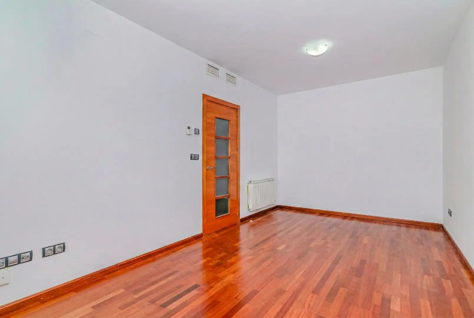Habitación de Piso en venta en Granada con Aire acondicionado, Calefacción y Jardín privado