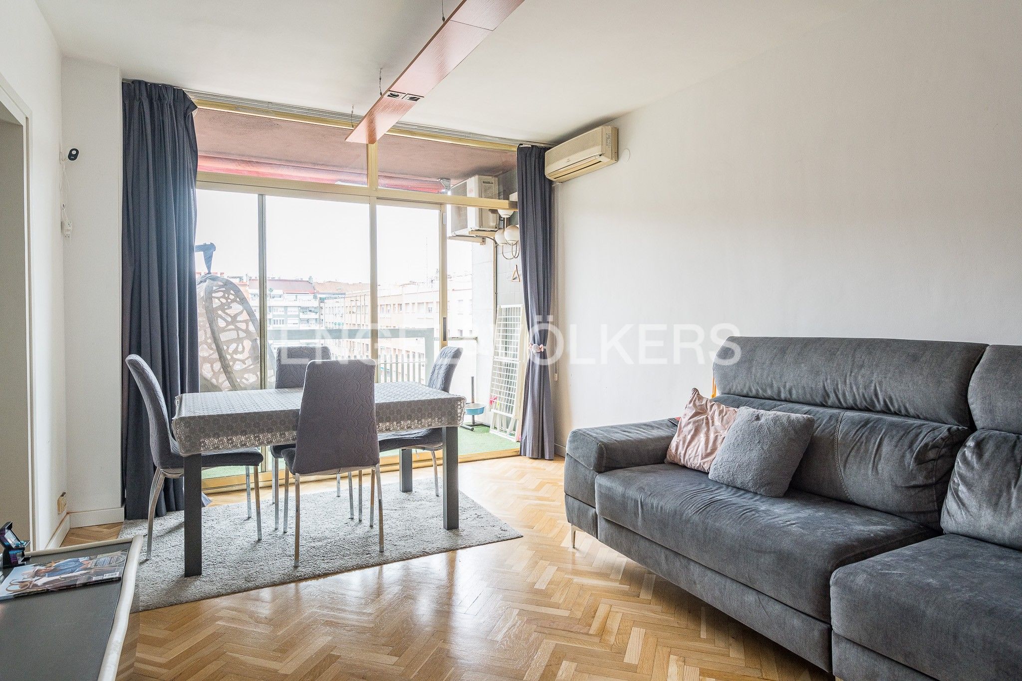Sala d'estar de Apartament en venda en  Barcelona Capital amb Aire condicionat, Calefacció i Parquet