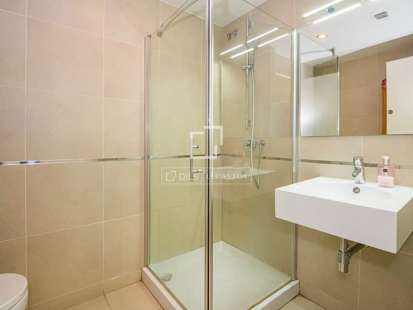 Bany de Casa o xalet en venda en Sant Cugat del Vallès amb Aire condicionat, Calefacció i Terrassa