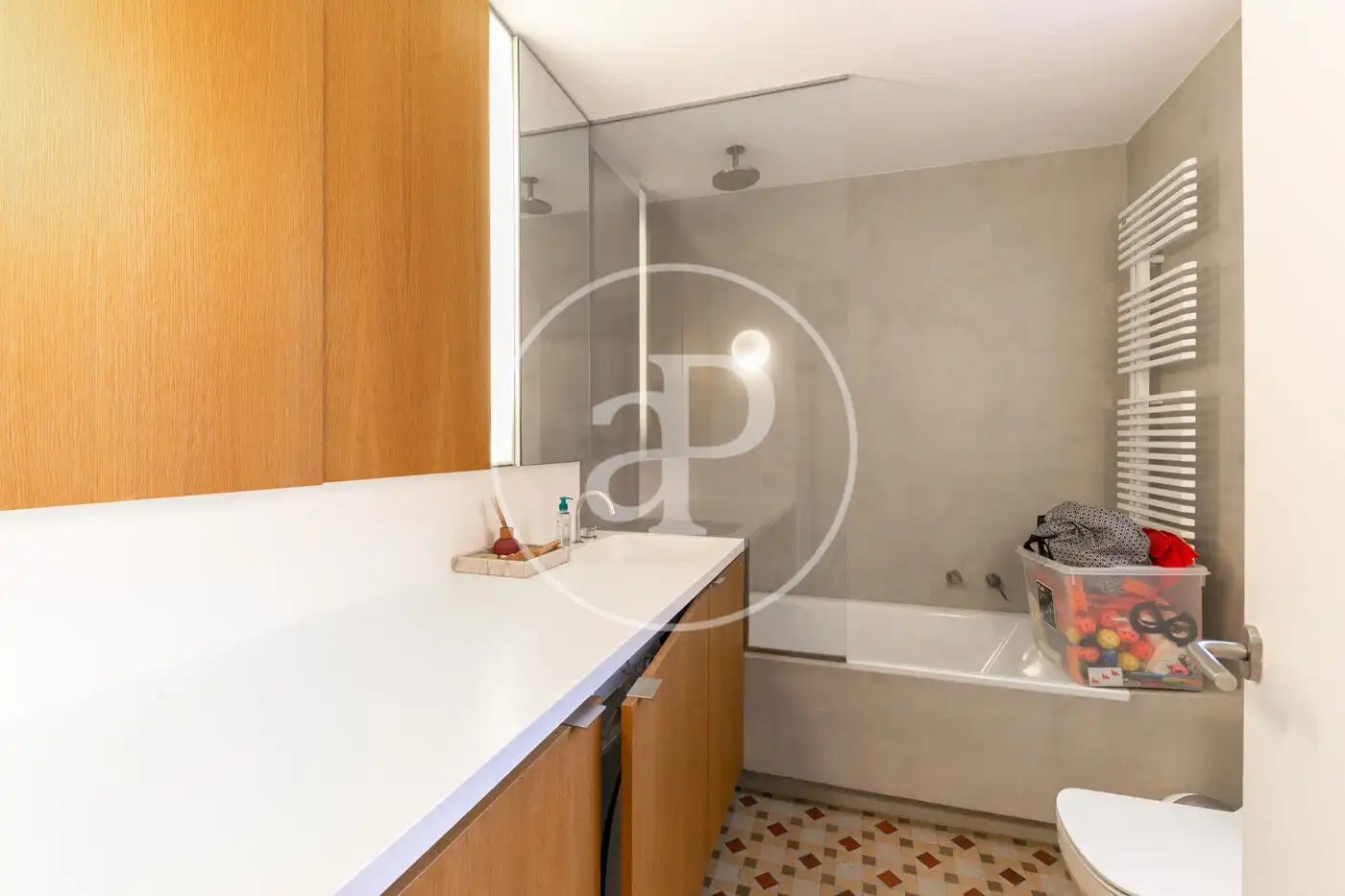 Baño de Piso de alquiler en Barcelona con Aire acondicionado, Calefacción y Amueblado