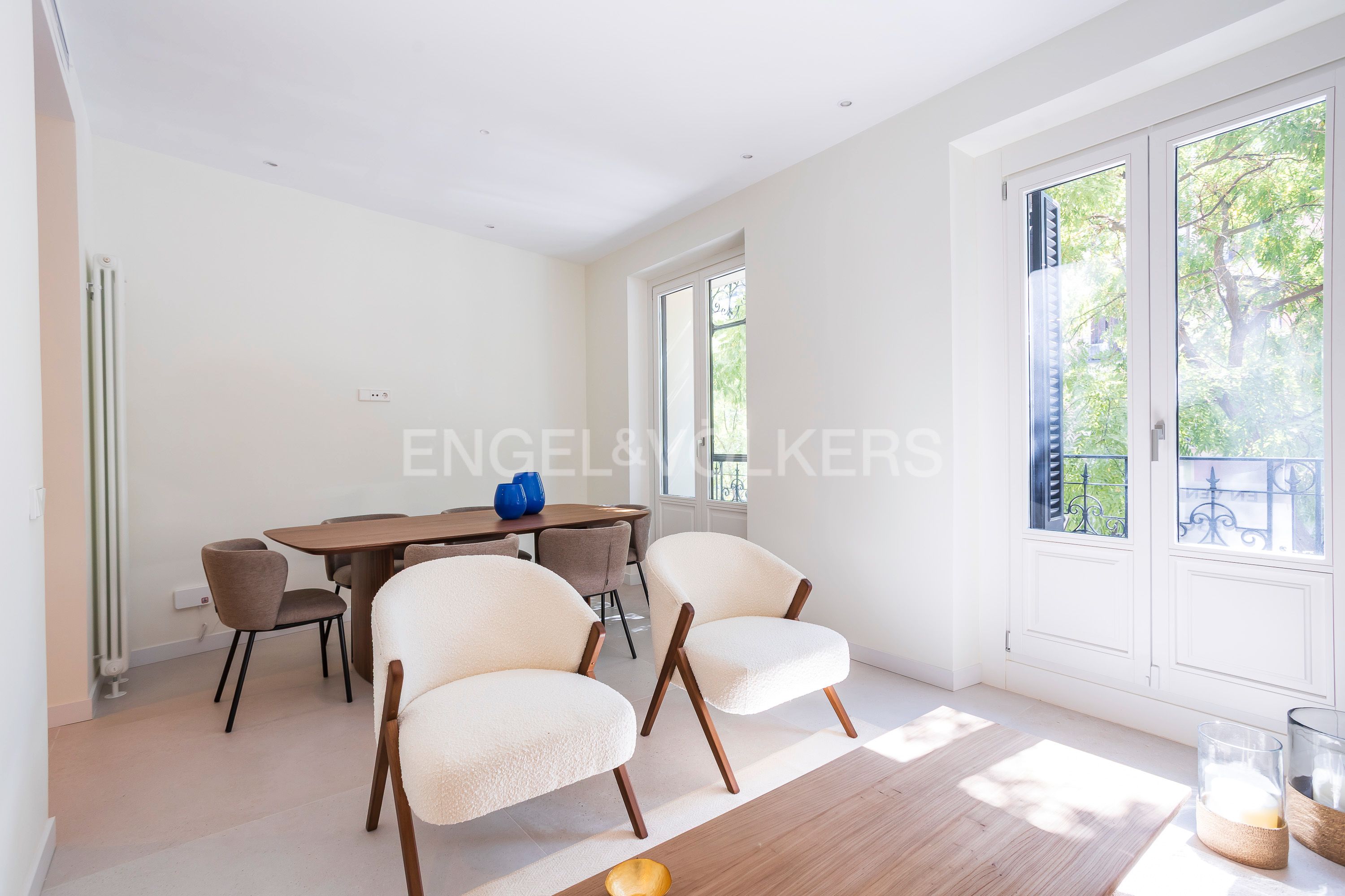 Menjador de Apartament en venda en  Madrid Capital amb Aire condicionat, Calefacció i Moblat