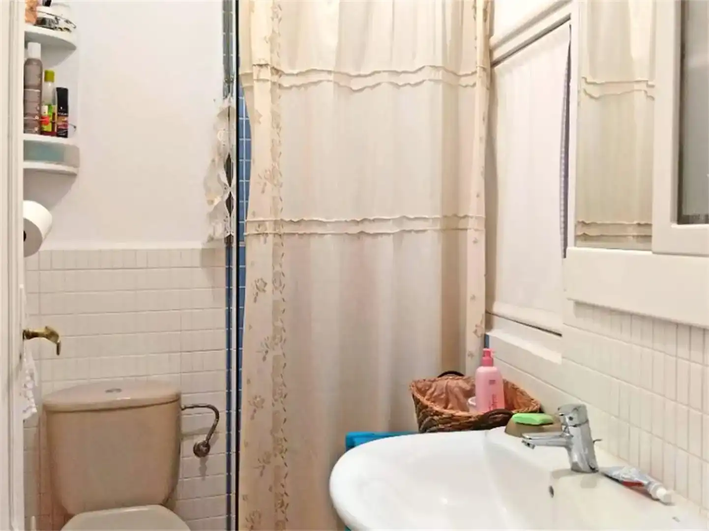Bany de Casa o xalet en venda en Sarria amb Traster
