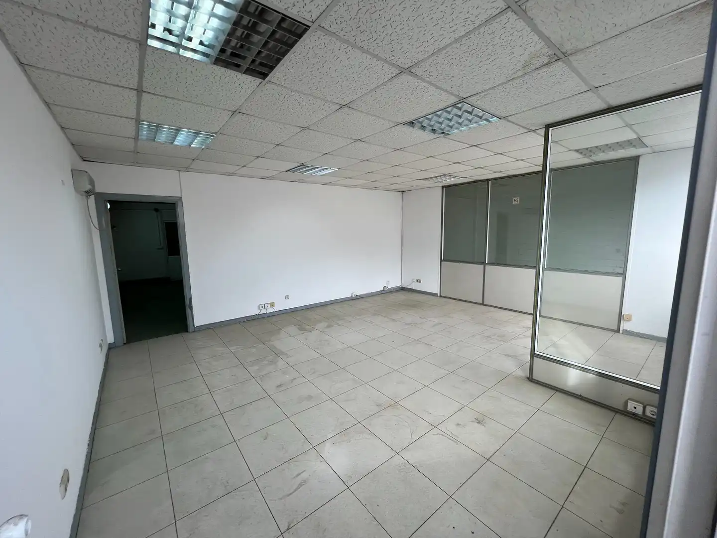 Industrial buildings for rent in Padrón