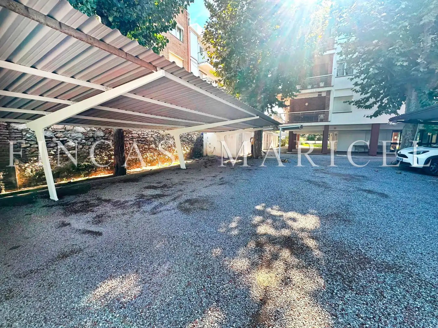 Parking de Piso en venta en Can Girona - Terramar - Vinyet