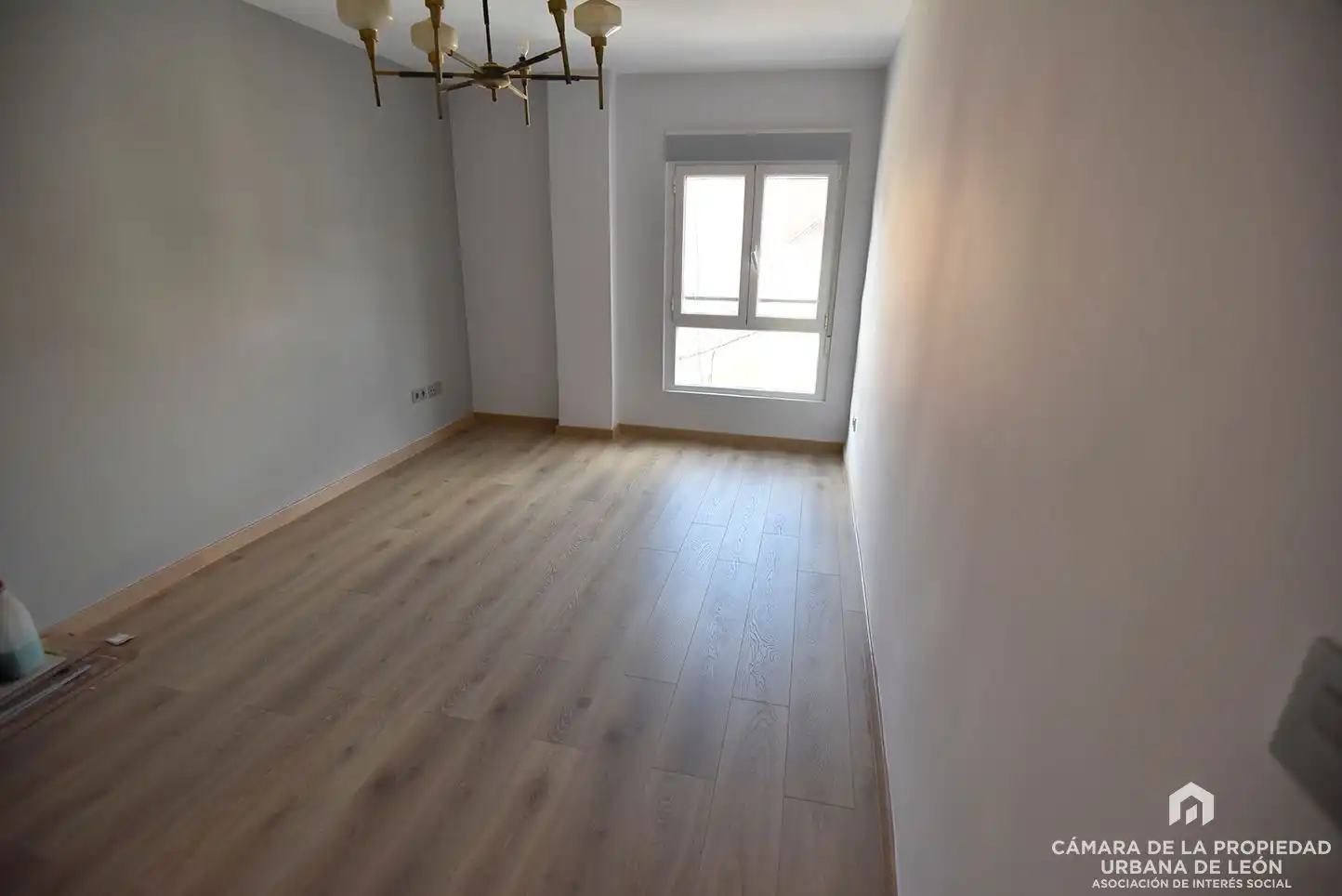 Habitación de Piso de alquiler en León Capital  con Calefacción
