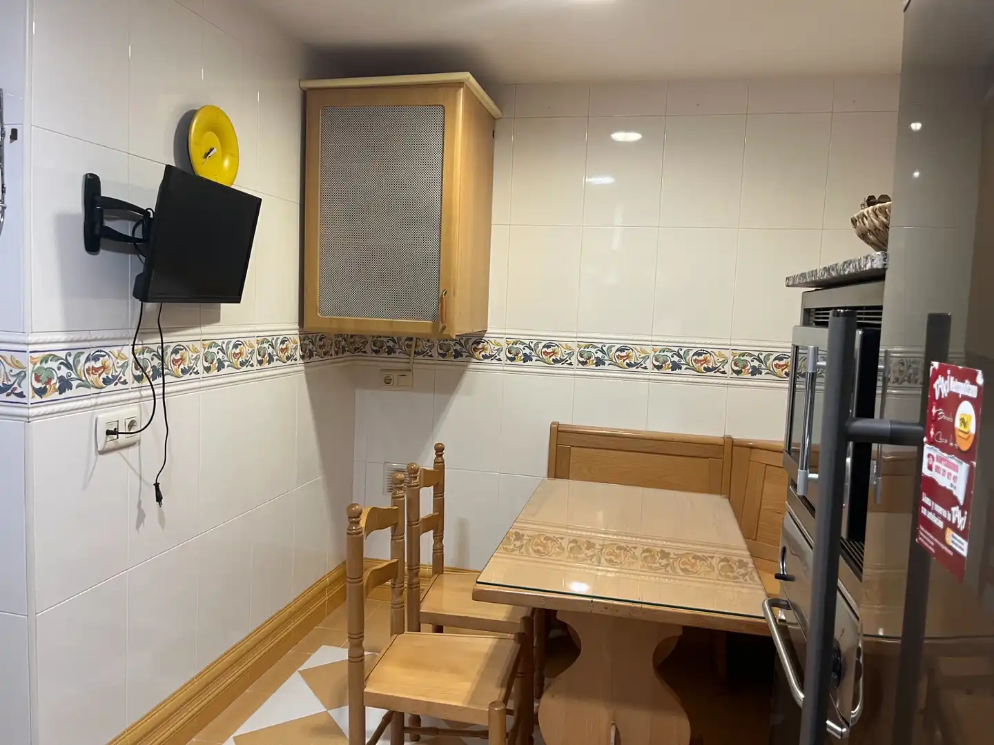Cuina de Casa adosada en venda en Monterrubio de Armuña amb Calefacció, Jardí privat i Parquet