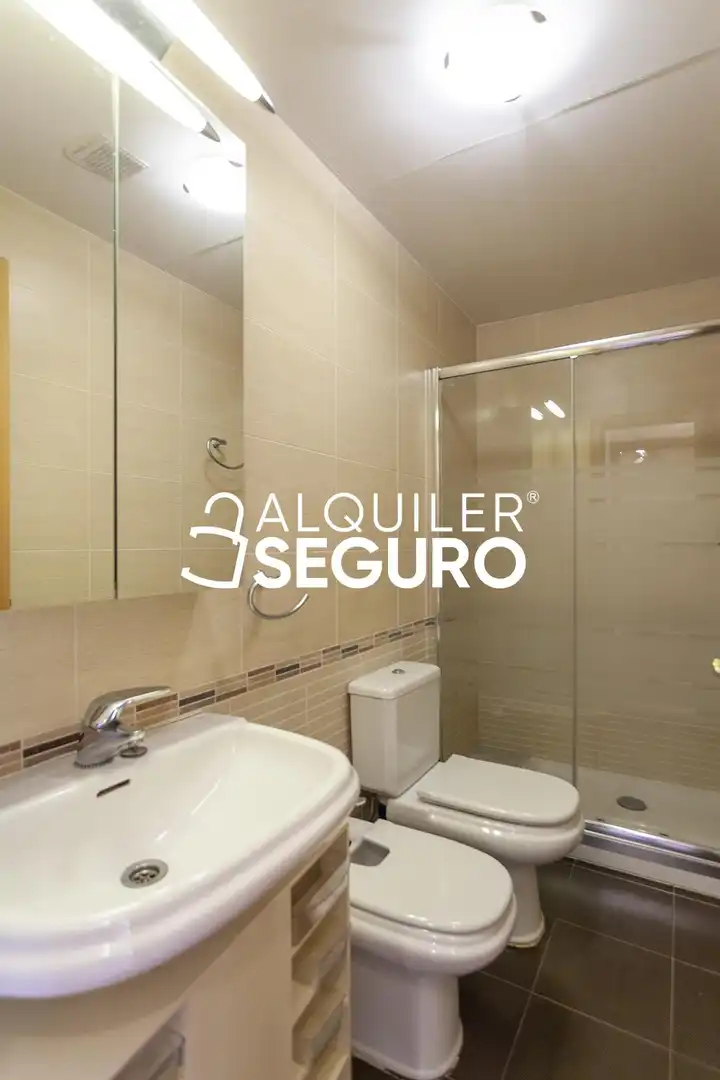Baño de Piso de alquiler en Colmenar Viejo con Aire acondicionado, Calefacción y Amueblado