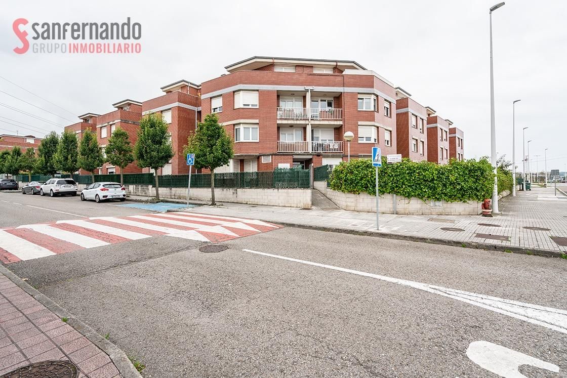 Vista exterior de Piso en venta en Santa Cruz de Bezana con Calefacción, Terraza y Balcón