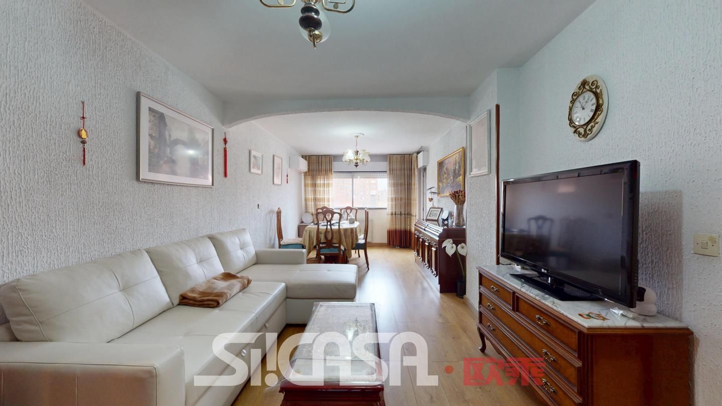 Sala d'estar de Pis en venda en  Madrid Capital amb Aire condicionat, Calefacció i Terrassa