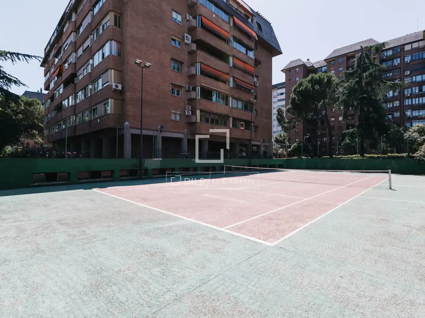 Parking of Flat for rent in Madrid  with Air Conditioner, Heating and Private garden