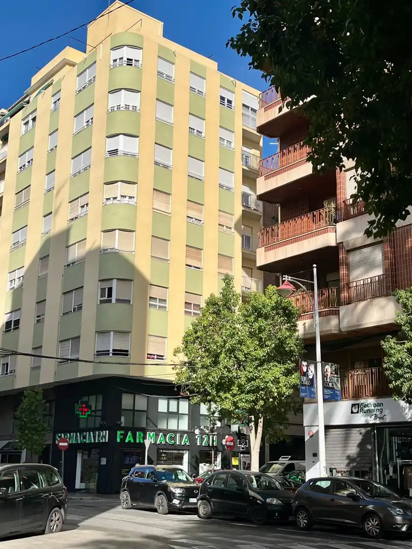 Außenansicht von Lagerraum zum Verkauf in Elche / Elx