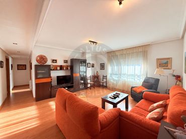 Piso con ascensor en venta en Avenida De Los Pilares