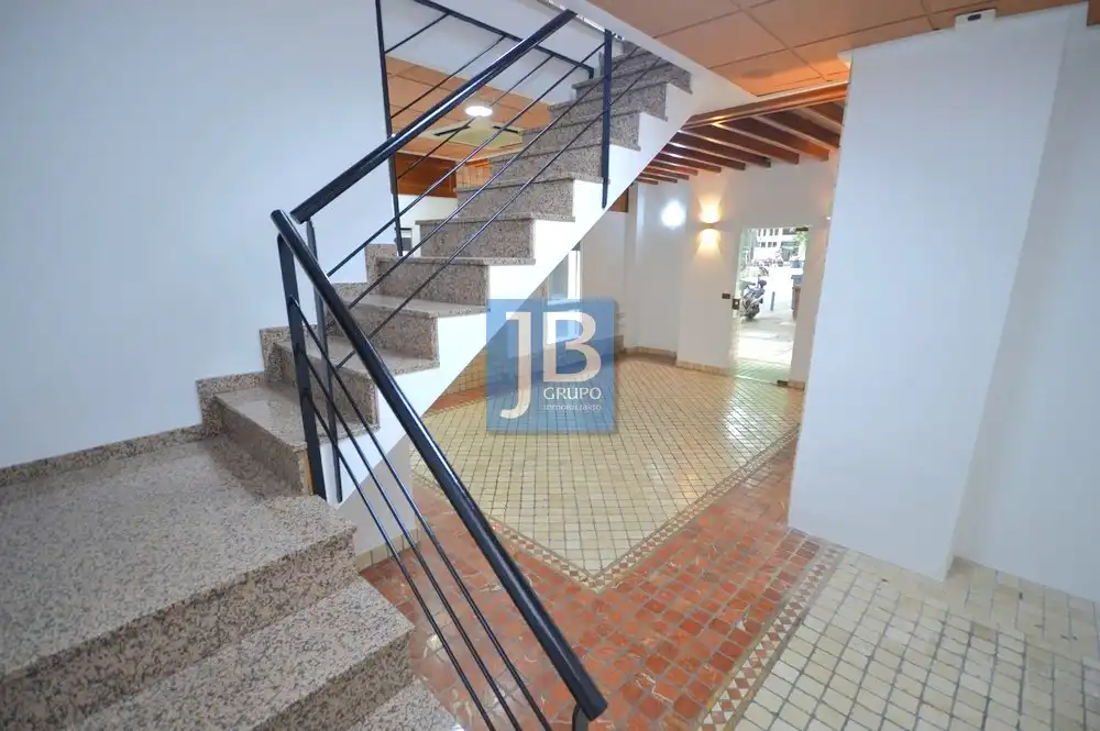 Local comercial de lloguer a Plaça de la Bassa, imagen 7