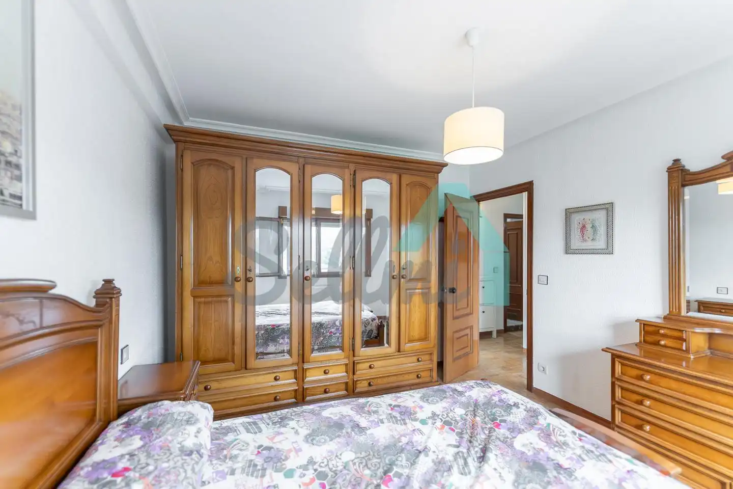 Bedroom of Flat for rent in Oviedo   with Heating, Parquet flooring and Furnished