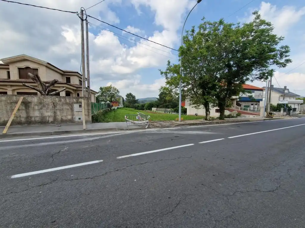 Wohnbaugrundstück zum Verkauf in Boiro, imagen 2