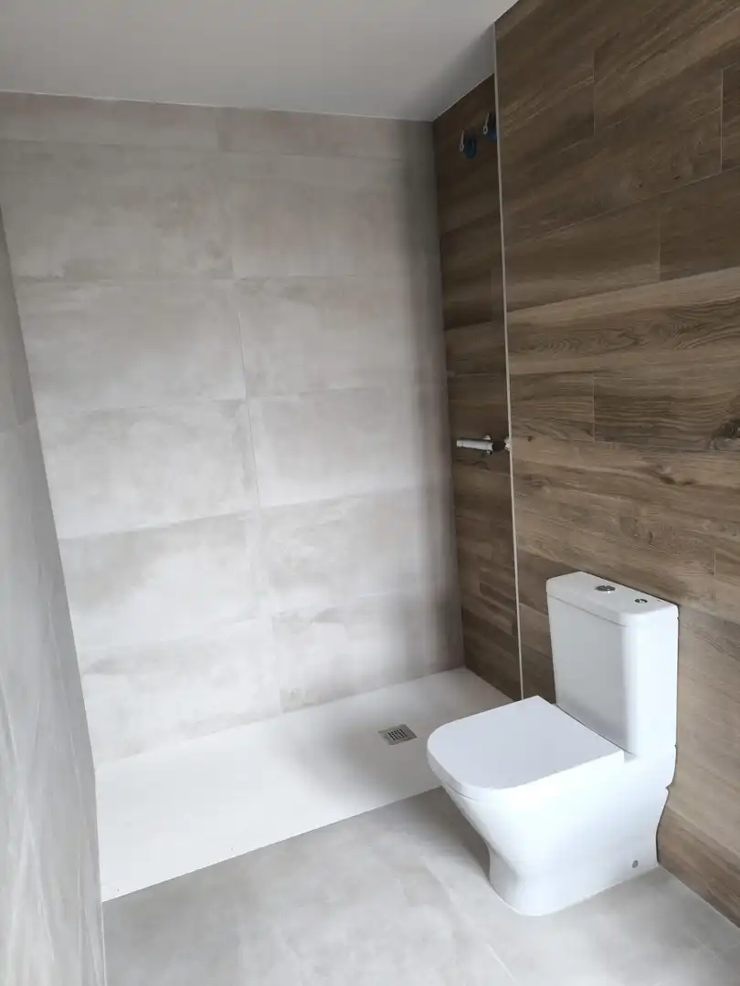 Bathroom of Attic for sale in León Capital   with Storage room