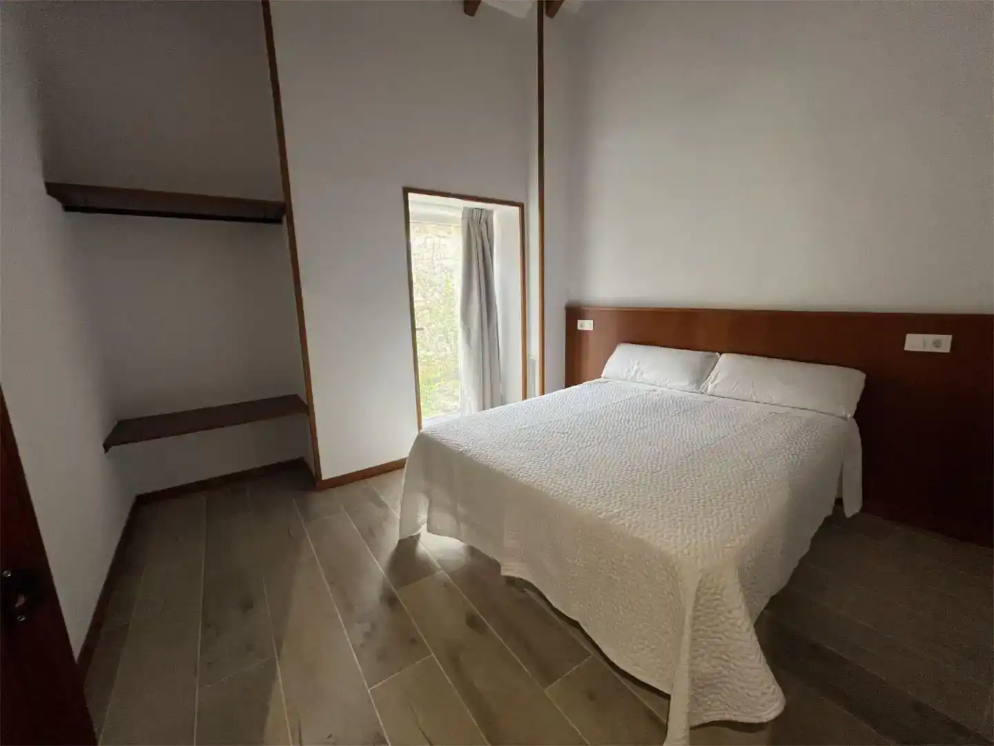Schlafzimmer von Wohnung zur Miete in Melón mit Abstellraum