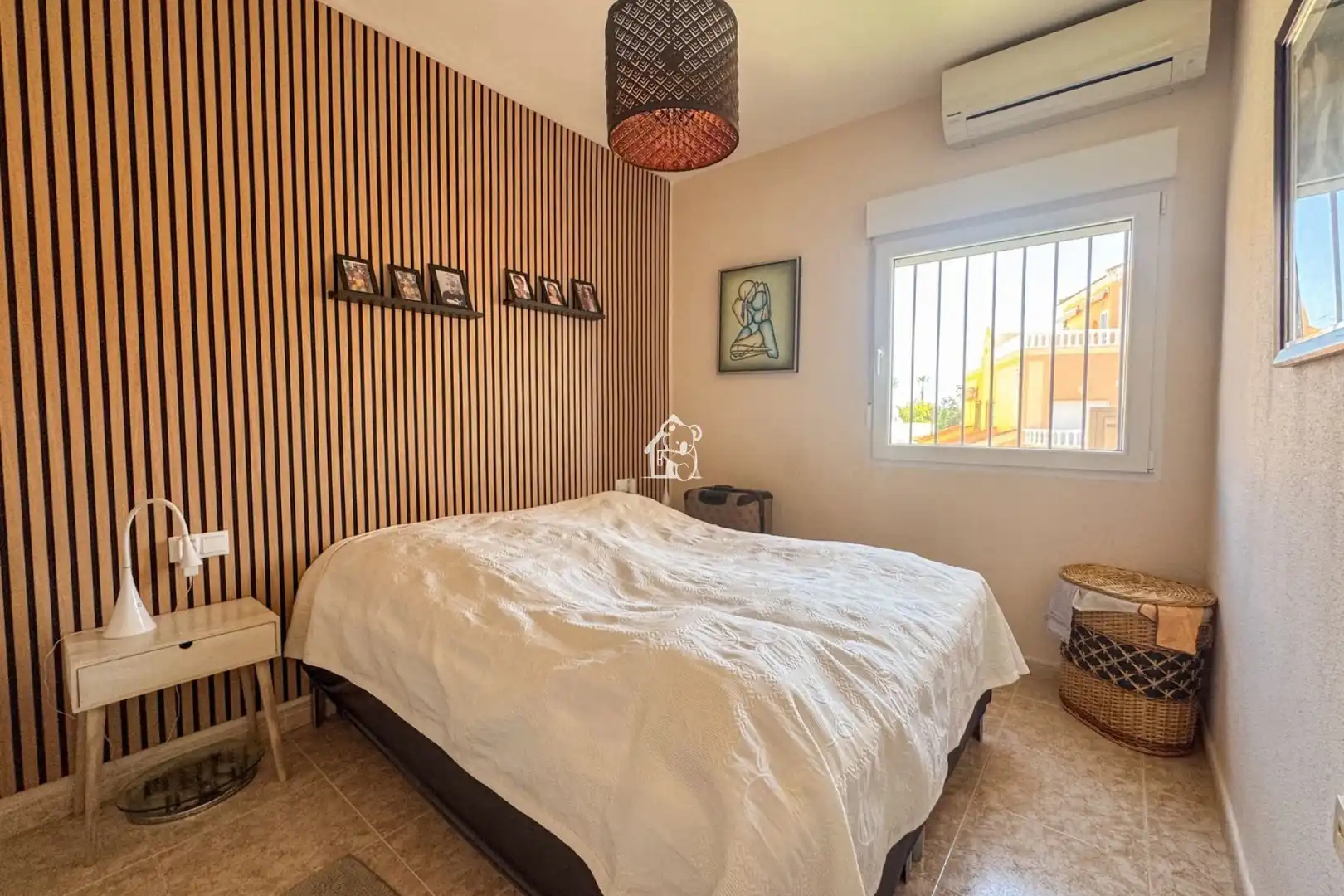 Dormitori de Casa o xalet en venda en Orihuela amb Aire condicionat, Terrassa i Piscina