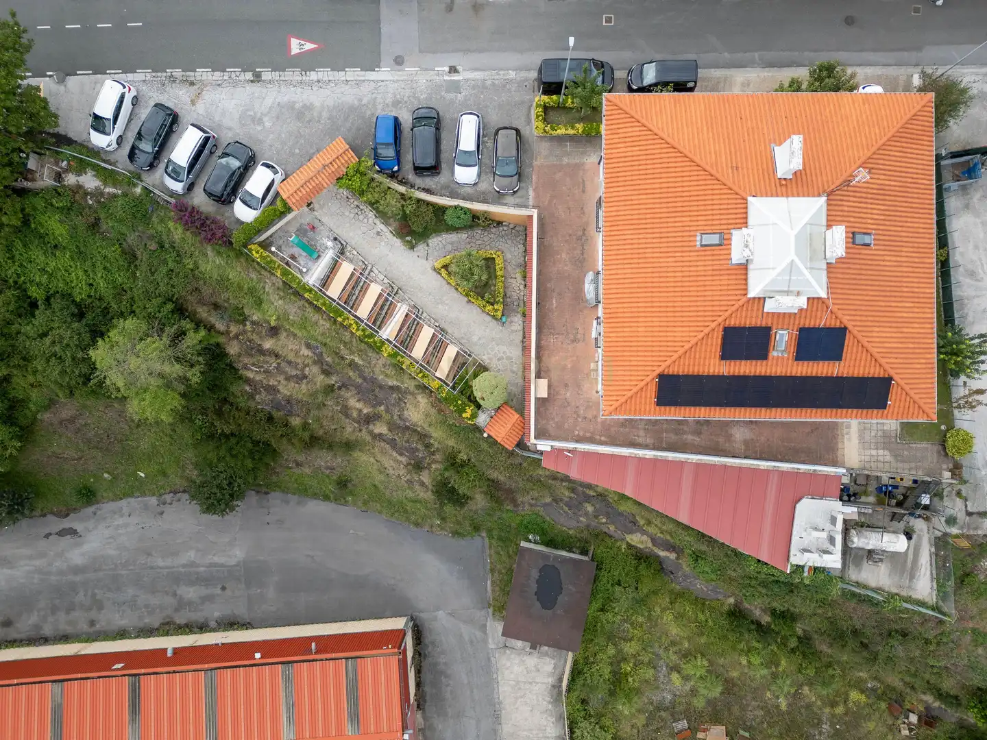 Parking of Commercial properties for sale in Deba  with Air Conditioner