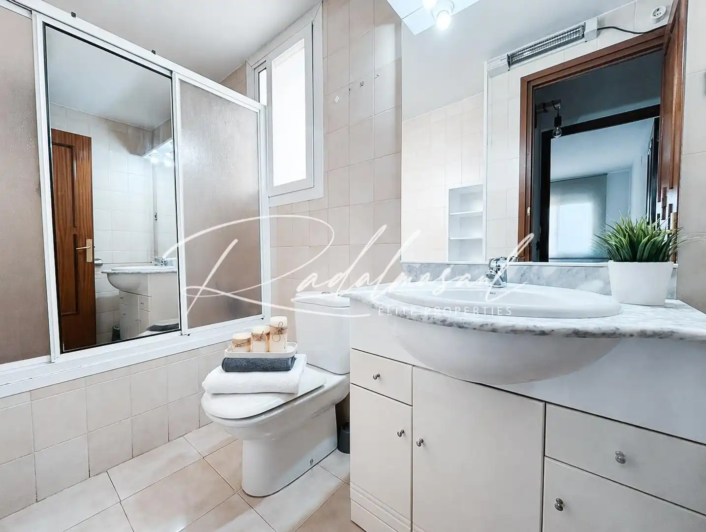 Badezimmer von Wohnung zum Verkauf in Reus mit Heizung und Terrasse