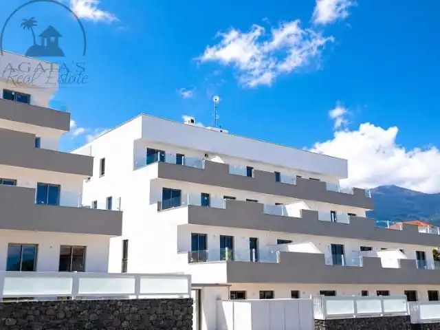 Vista exterior de Planta baixa en venda en Los Realejos amb Jardí privat