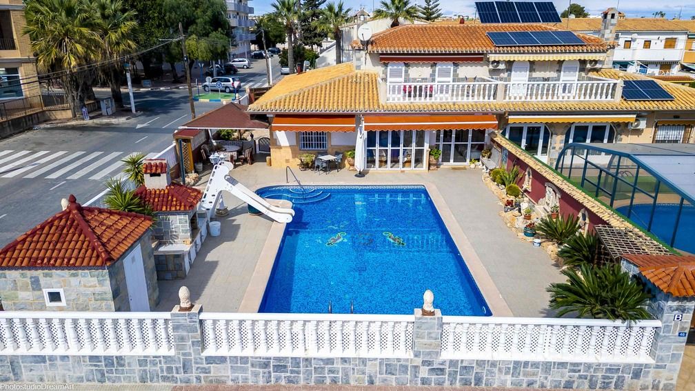 Swimming pool of Single-family semi-detached for sale in Orihuela  with Air Conditioner, Private garden and Terrace