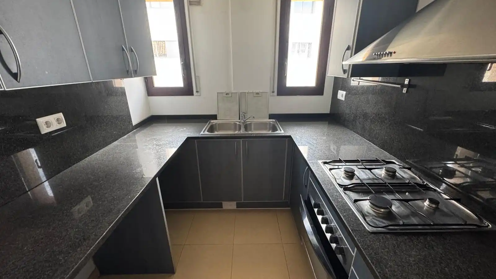 Dúplex de alquiler en Carrer Joaquim Botet i Sisó, 28, Montilivi