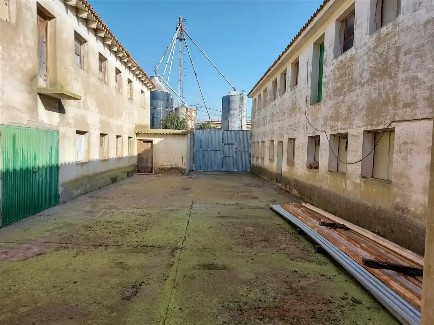 Vista exterior de Casa adosada en venda en Cadreita