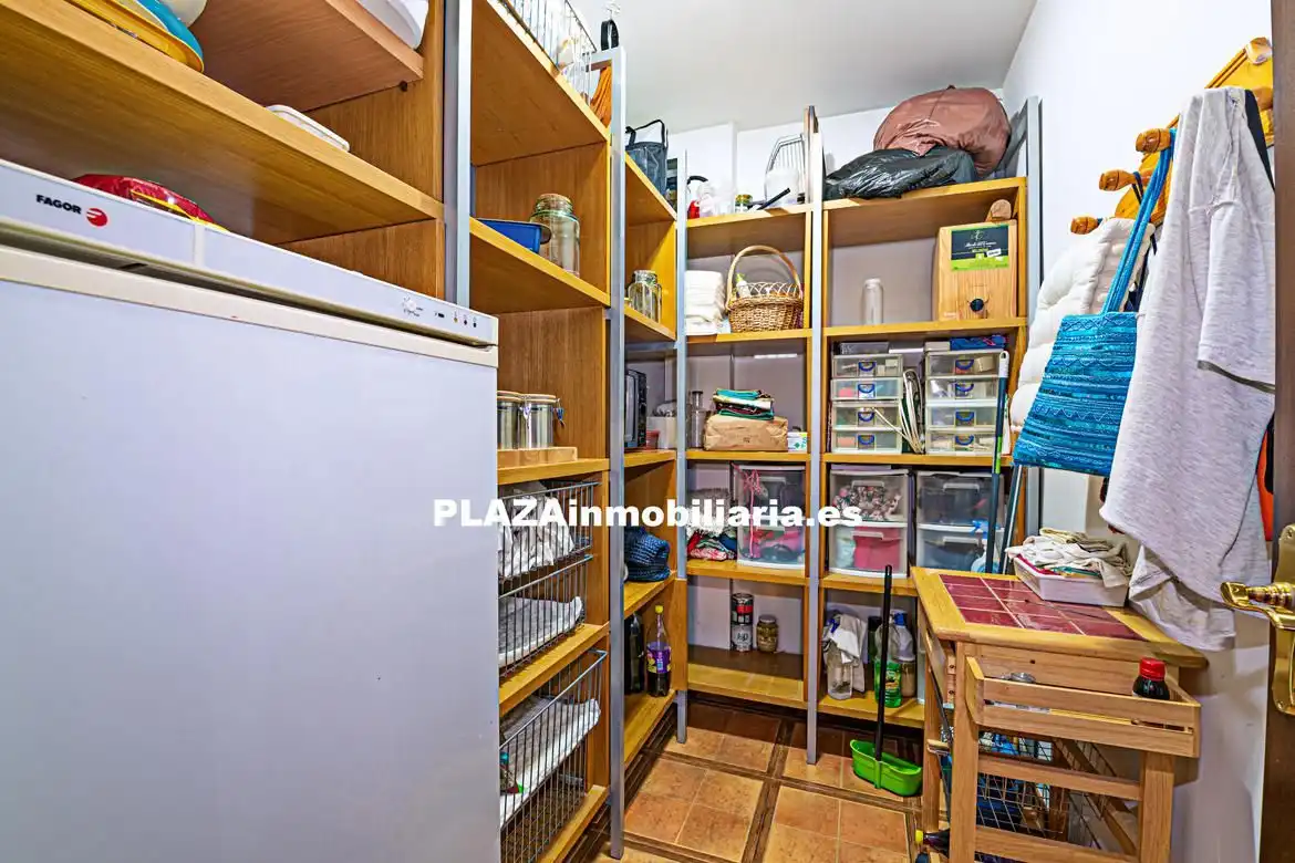 Casa o chalet en venta en Lucena con Aire acondicionado, Trastero y Piscina