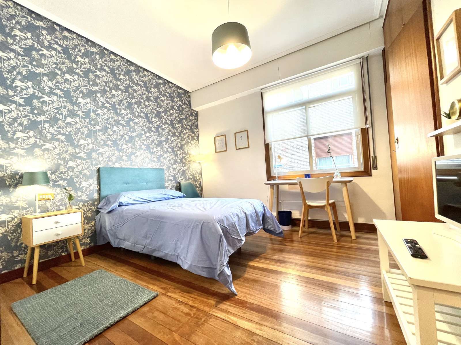 Bedroom of Flat to share in Bilbao   with Air Conditioner and Terrace