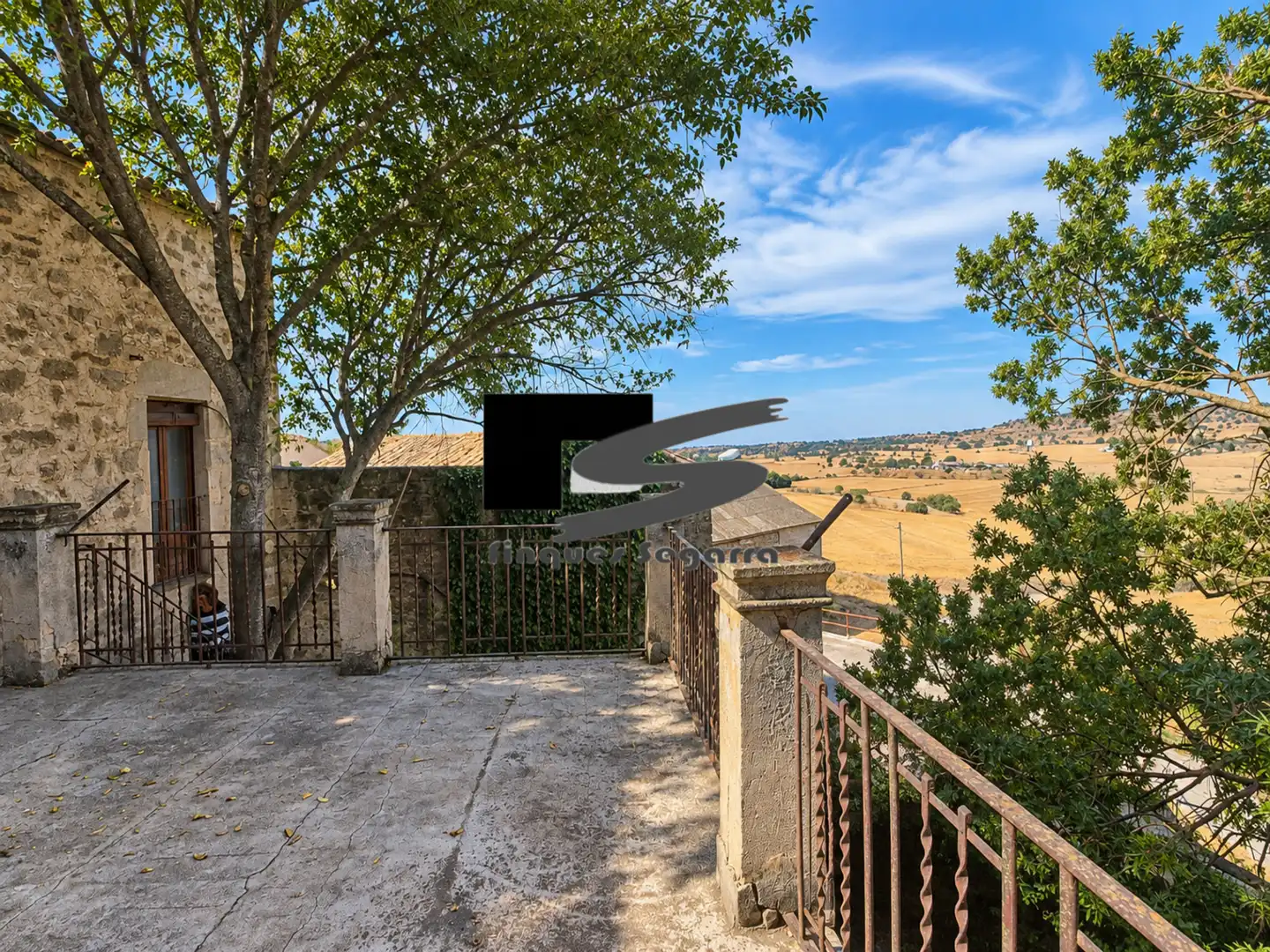 Casa con giardino in vendita a Plaza de L'Alt-Ag S.m. 22