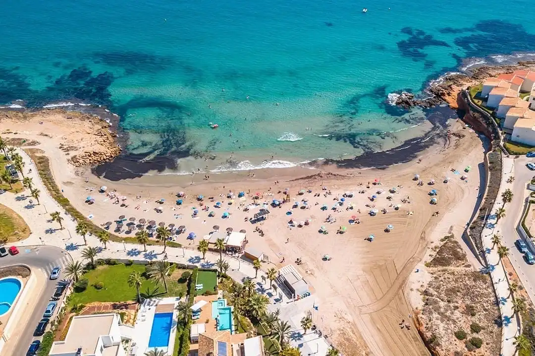 Außenansicht von Wohnungen zum Verkauf in Orihuela mit Klimaanlage, Schwimmbad und Möbliert