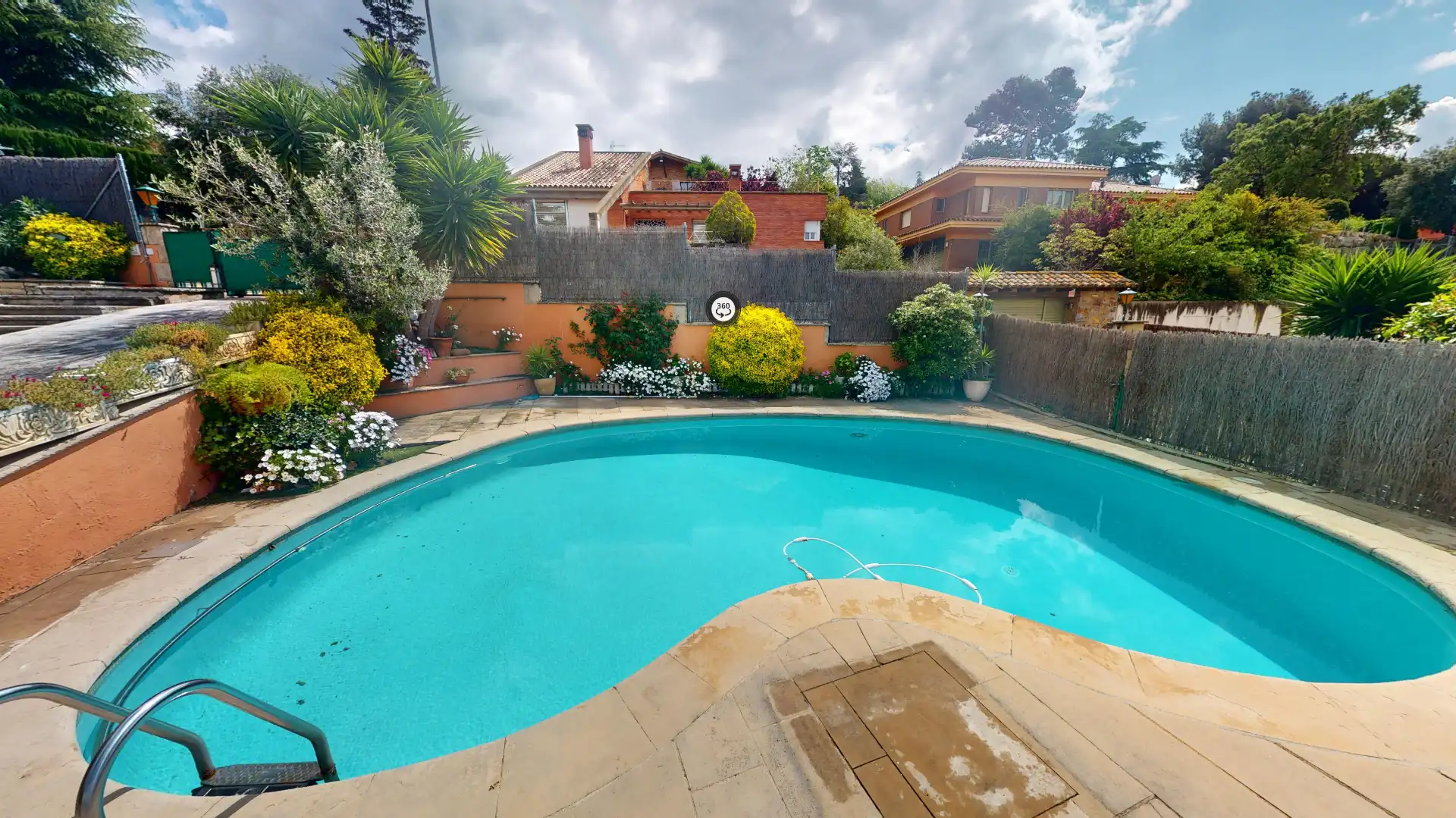 Piscina de Casa o xalet en venda en La Garriga amb Aire condicionat, Calefacció i Jardí privat