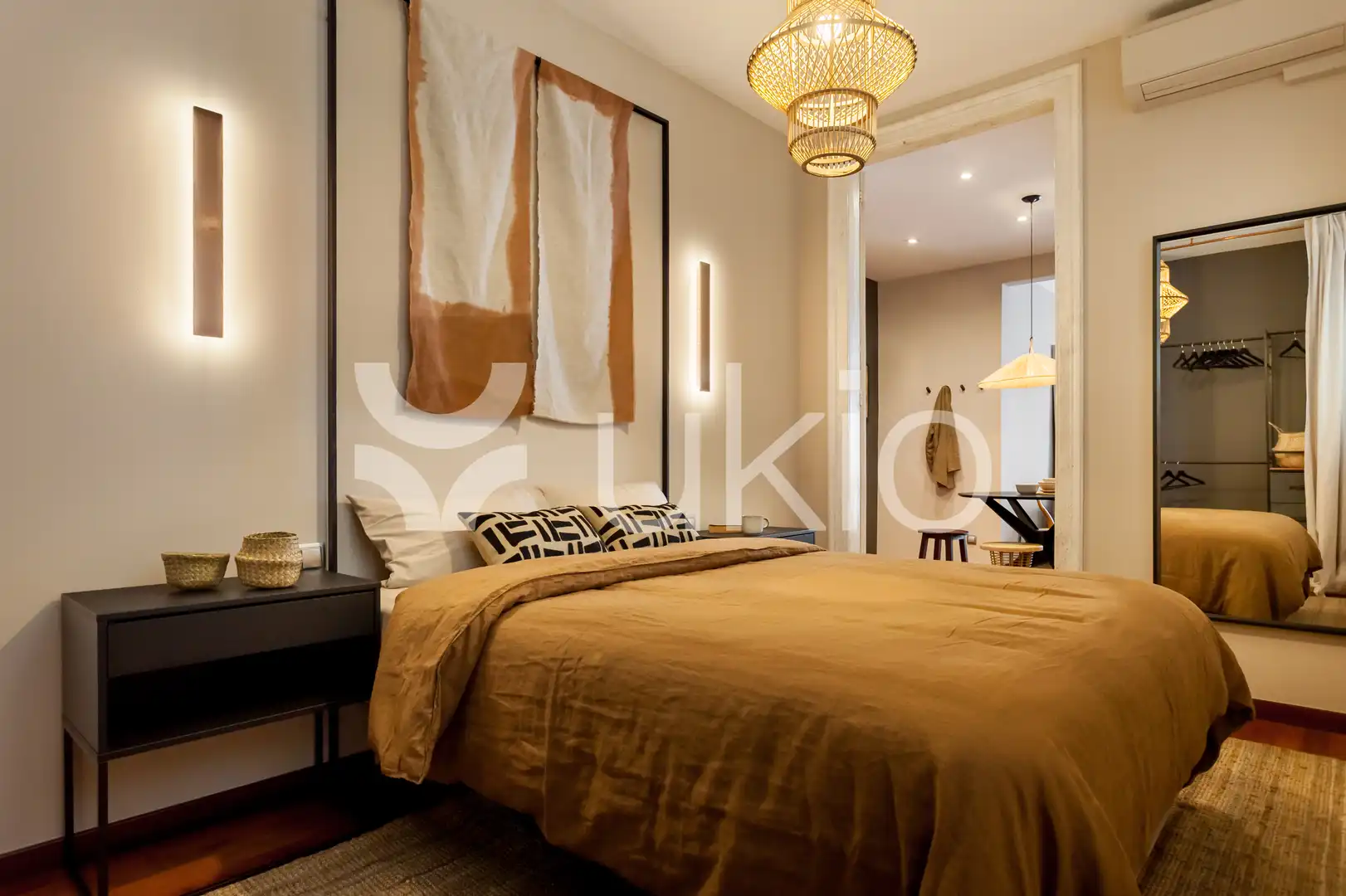Schlafzimmer von Wohnungen zur Miete in Barcelona mit Klimaanlage, Terrasse und Möbliert
