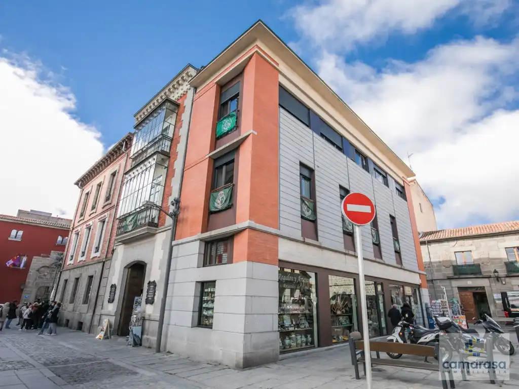 Vista exterior de Piso de alquiler en Ávila Capital con Amueblado