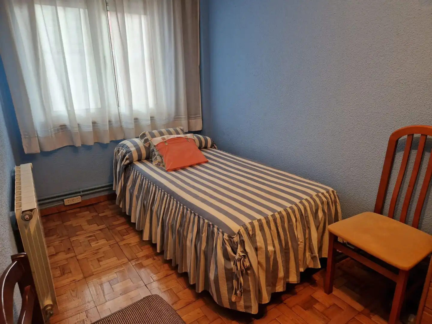 Dormitori de Pis en venda en Torrelavega  amb Calefacció i Terrassa